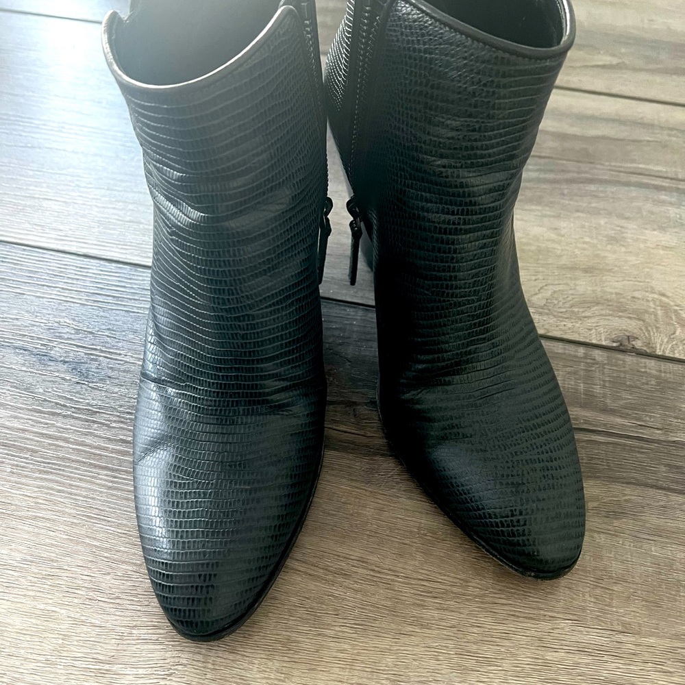 Giuseppe Zanotti booties. 38